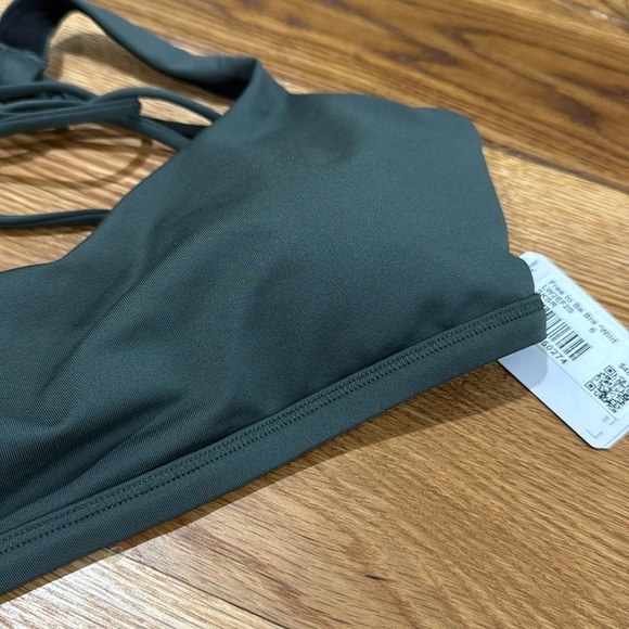 NWT Lululemon Free to be Wild Bra Size 6 - Picture 2 of 9